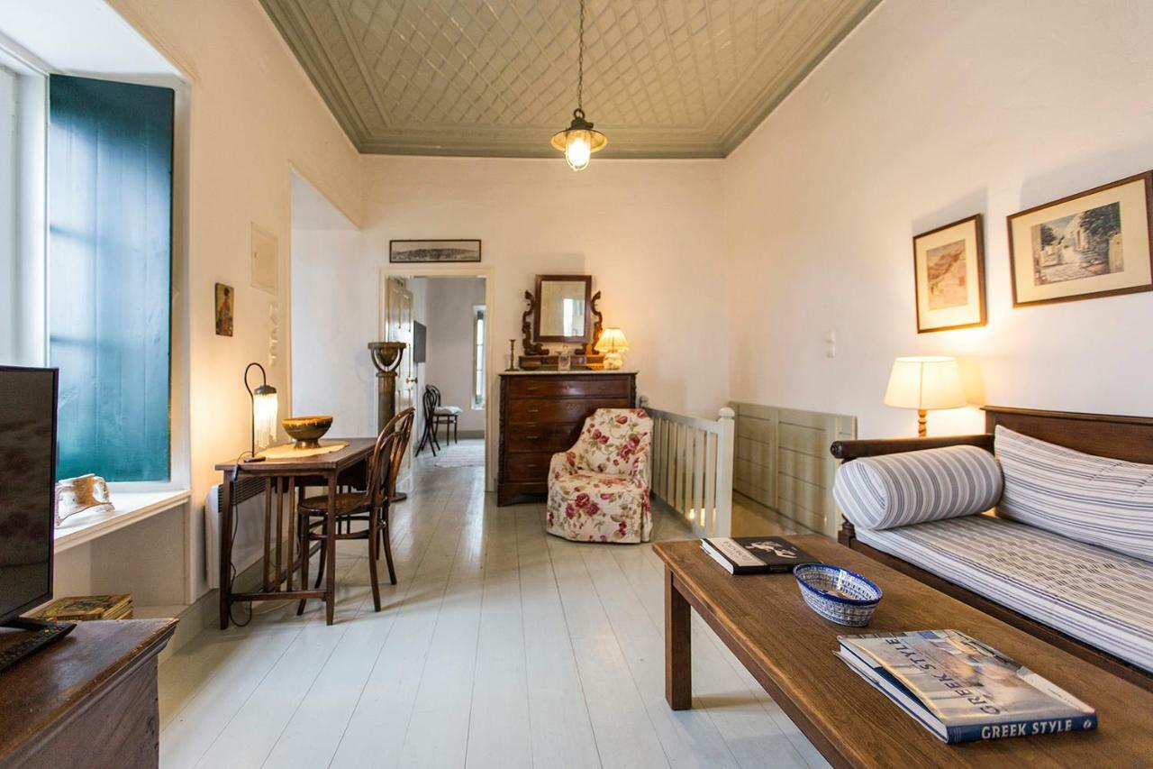 Two Olive Trees Guest House Spetses Town ภายนอก รูปภาพ