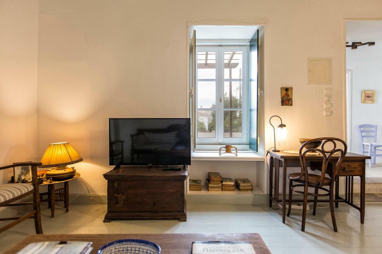 Two Olive Trees Guest House Spetses Town ภายนอก รูปภาพ