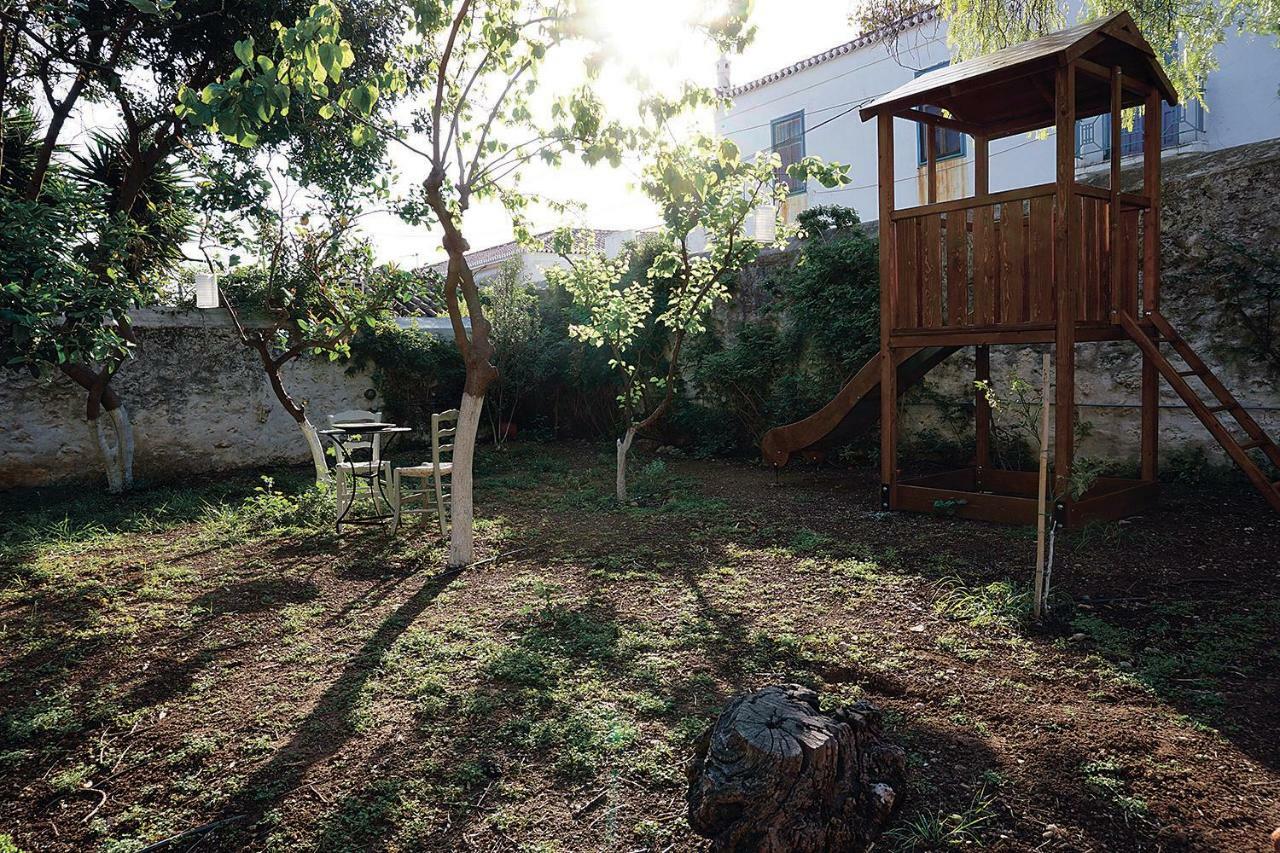Two Olive Trees Guest House Spetses Town ภายนอก รูปภาพ